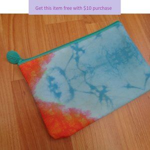 Ipsy Small zipped bag FREE with purchase